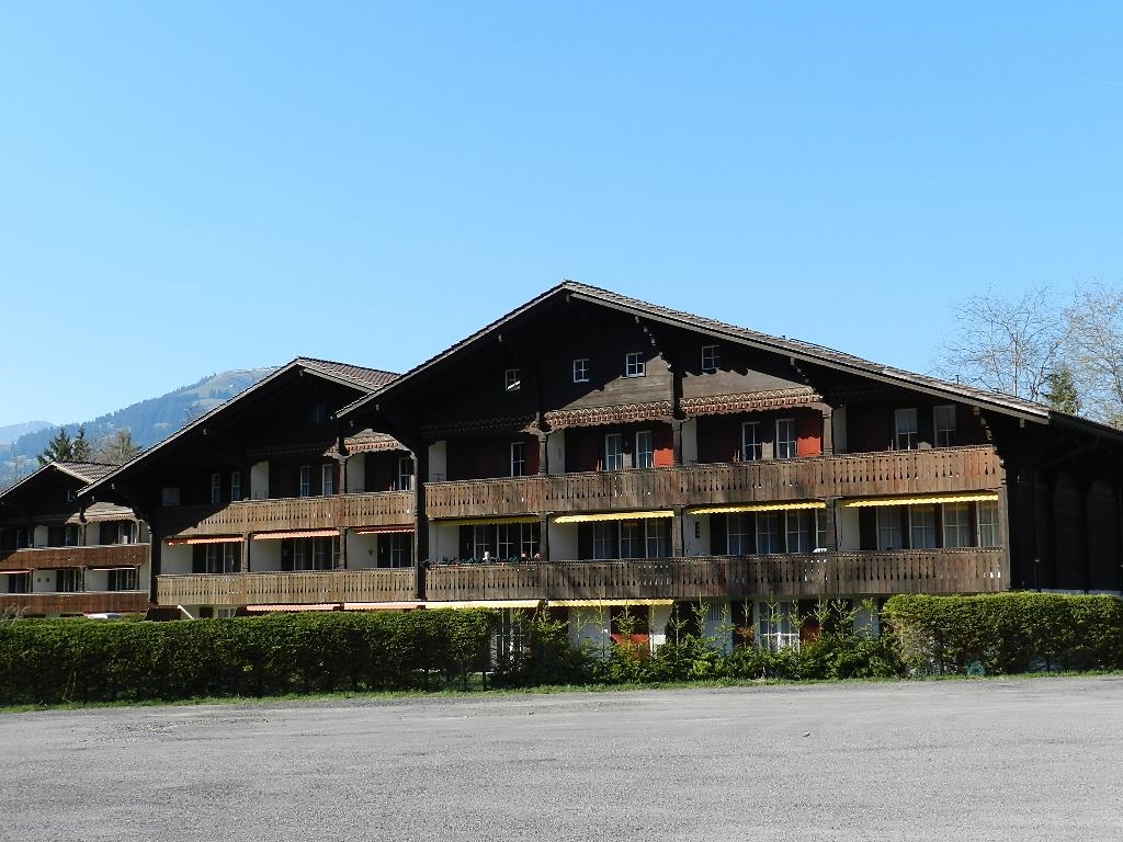 4-Zimmerwohnung (99m2 auf 3 Etagen) in einem Mehrfamilienhaus. Direkt an den Sk Oberland Nr. 2